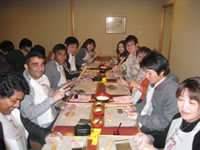 International students making “Nama-Yatsuhashi”