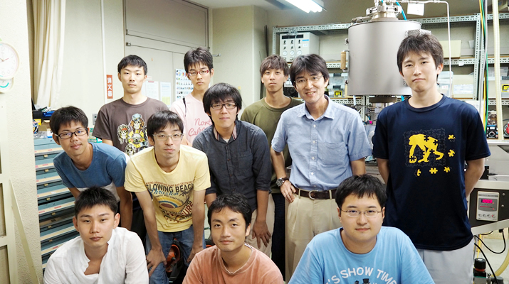 Yoshiyukii Suda (2nd from right, middle row) with his students