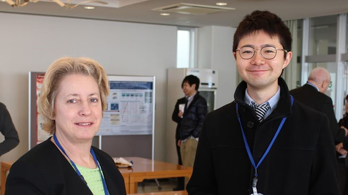 Associate Professor Ryoji Inada (left) with his students