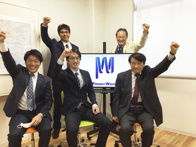 CFO Norito Oida, CTO Minoru Mizutani, CEO Shinji Abe, Professor Takashi Ohira, Auditor Koichi Obata (left to right)