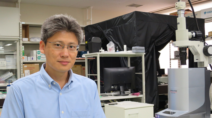 Concentration of cell membrane components with nanocarbon materials