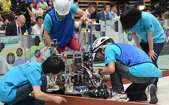 https://www.tut.ac.jp/images/160711robocon1w.jpg