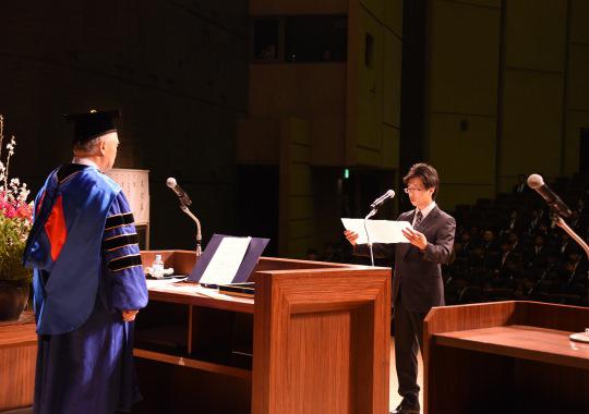 https://www.tut.ac.jp/images/190405nyuugaku-sennsei.jpg