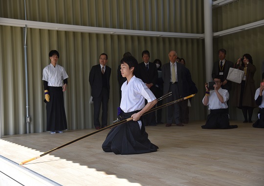 https://www.tut.ac.jp/images/200319kyudo-ohirome4.JPG