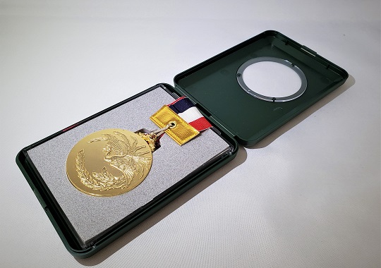 https://www.tut.ac.jp/images/200715jusyo-take-medal.jpg