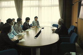 蛭田氏とプログラム履修生との懇談会