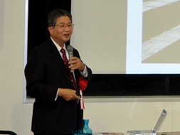記念講演の様子２