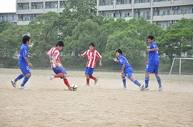 フットサルし合いの様子