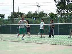 ソフトテニス部の練習風景